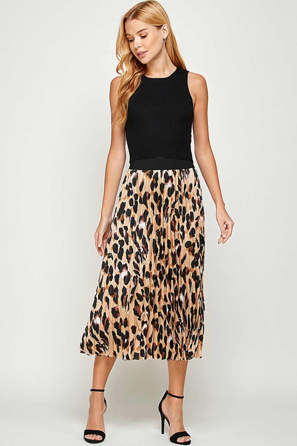 Courtney pleated leopard skirt