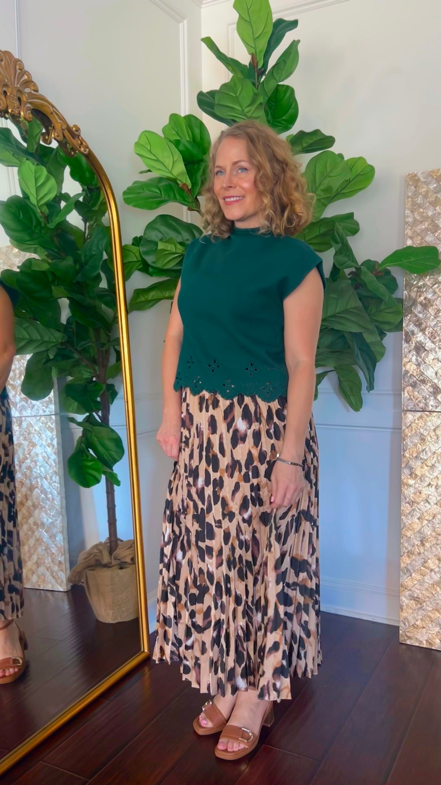 Courtney pleated leopard skirt